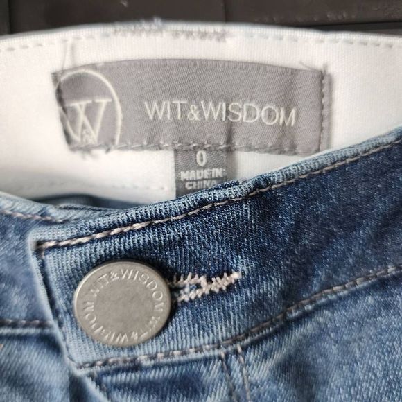 Wit & Wisdom Absolution Roll Cuff Denim - Picture 6 of 6